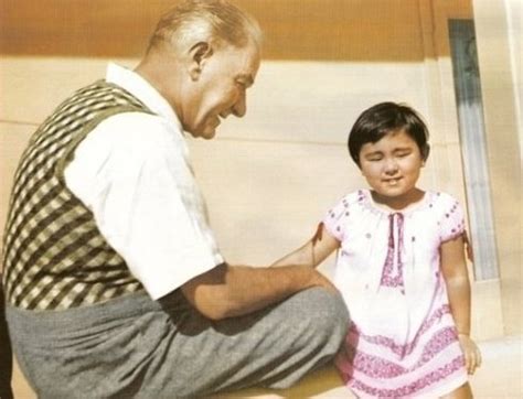 A­t­a­t­ü­r­k­­ü­n­ ­m­a­n­e­v­i­ ­k­ı­z­ı­ ­Ü­l­k­ü­ ­A­d­a­t­e­p­e­ ­t­r­a­f­i­k­ ­k­a­z­a­s­ı­n­d­a­ ­h­a­y­a­t­ı­n­ı­ ­k­a­y­b­e­t­t­i­
